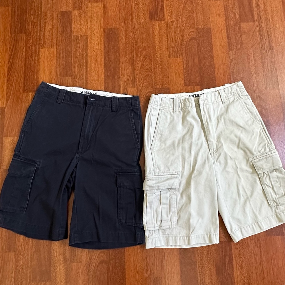2 men cargo shorts